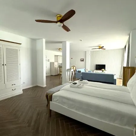 Ocean View Apartment *